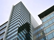 推拉篷在强风天气下的稳定性